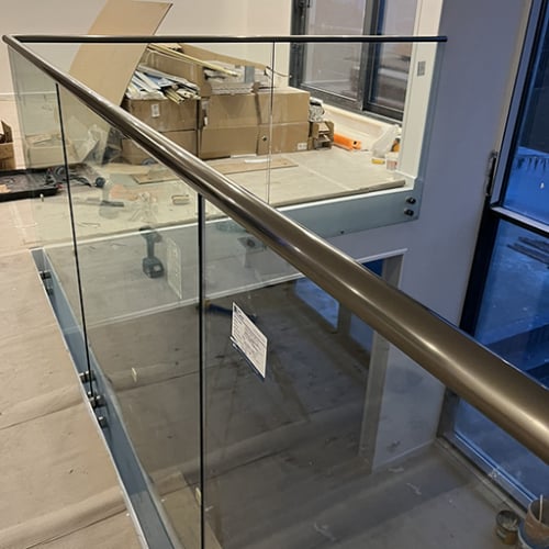 camlı korkuluk, cam küpeşte, şeffaf korkuluk, temperli cam korkuluk, lamine cam korkuluk, balkon cam korkuluk, merdiven cam korkuluk, cam korkuluk fiyatları, bazalı cam korkuluk, kanallı cam korkuluk, spider cam korkuluk, cam tutucu, alüminyum cam korkuluk, paslanmaz cam korkuluk, camlı trabzan, modern cam korkuluk, çerçevesiz korkuluk, cam korkuluk modelleri, cam korkuluk montajı, galeri boşluğu korkuluk