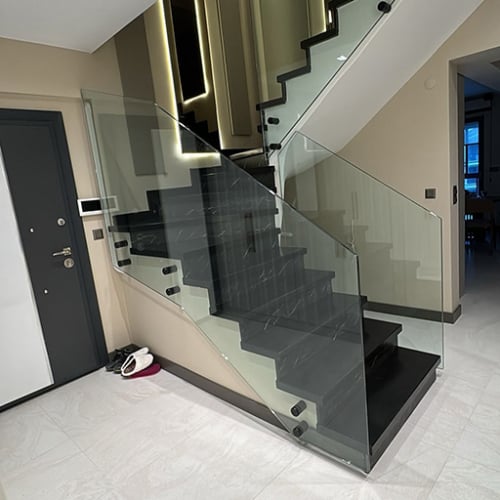 camlı korkuluk, cam küpeşte, şeffaf korkuluk, temperli cam korkuluk, lamine cam korkuluk, balkon cam korkuluk, merdiven cam korkuluk, cam korkuluk fiyatları, bazalı cam korkuluk, kanallı cam korkuluk, spider cam korkuluk, cam tutucu, alüminyum cam korkuluk, paslanmaz cam korkuluk, camlı trabzan, modern cam korkuluk, çerçevesiz korkuluk, cam korkuluk modelleri, cam korkuluk montajı, galeri boşluğu korkuluk