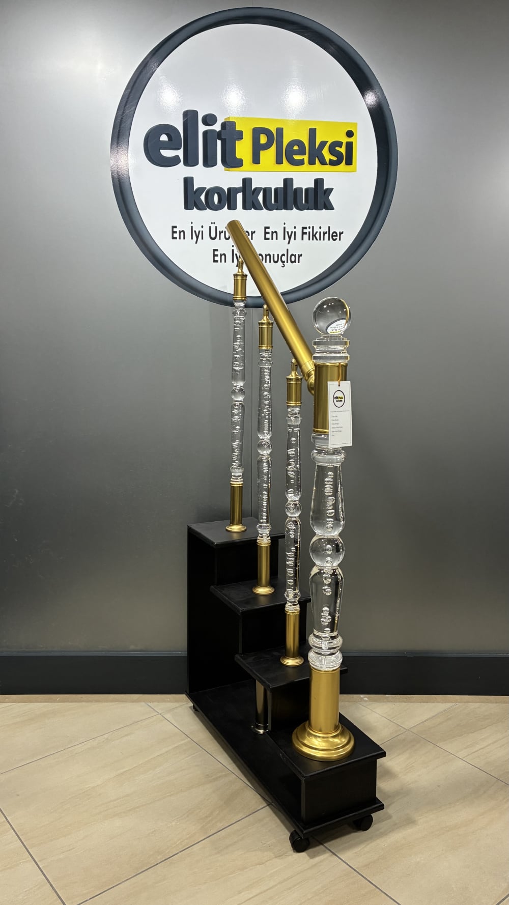 pleksi korkuluk, pleksi dikme, şeffaf küpeşte, kristal korkuluk, pleksi trabzan, merdiven korkuluğu, pleksi baba, ışıklı korkuluk, akrilik korkuluk, pleksi modelleri, lüks korkuluk, modern dikme, pleksi küpeşte, şeffaf trabzan, hava kabarcıklı dikme, pleksi fiyatları, pleksi montaj, merdiven dikmesi, dekoratif korkuluk, pleksi tasarım