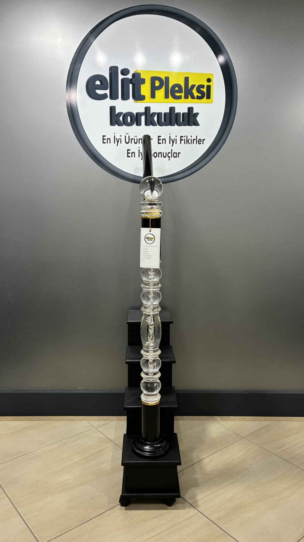 pleksi korkuluk, pleksi dikme, şeffaf küpeşte, kristal korkuluk, pleksi trabzan, merdiven korkuluğu, pleksi baba, ışıklı korkuluk, akrilik korkuluk, pleksi modelleri, lüks korkuluk, modern dikme, pleksi küpeşte, şeffaf trabzan, hava kabarcıklı dikme, pleksi fiyatları, pleksi montaj, merdiven dikmesi, dekoratif korkuluk, pleksi tasarım