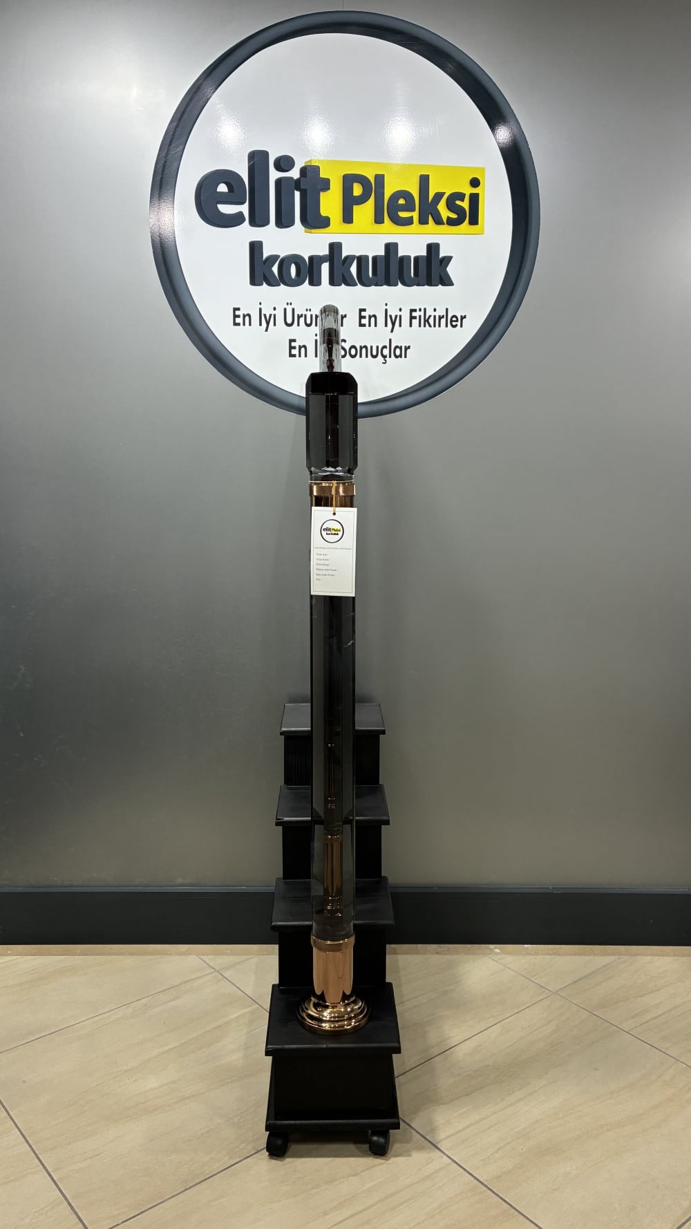 pleksi korkuluk, pleksi dikme, şeffaf küpeşte, kristal korkuluk, pleksi trabzan, merdiven korkuluğu, pleksi baba, ışıklı korkuluk, akrilik korkuluk, pleksi modelleri, lüks korkuluk, modern dikme, pleksi küpeşte, şeffaf trabzan, hava kabarcıklı dikme, pleksi fiyatları, pleksi montaj, merdiven dikmesi, dekoratif korkuluk, pleksi tasarım