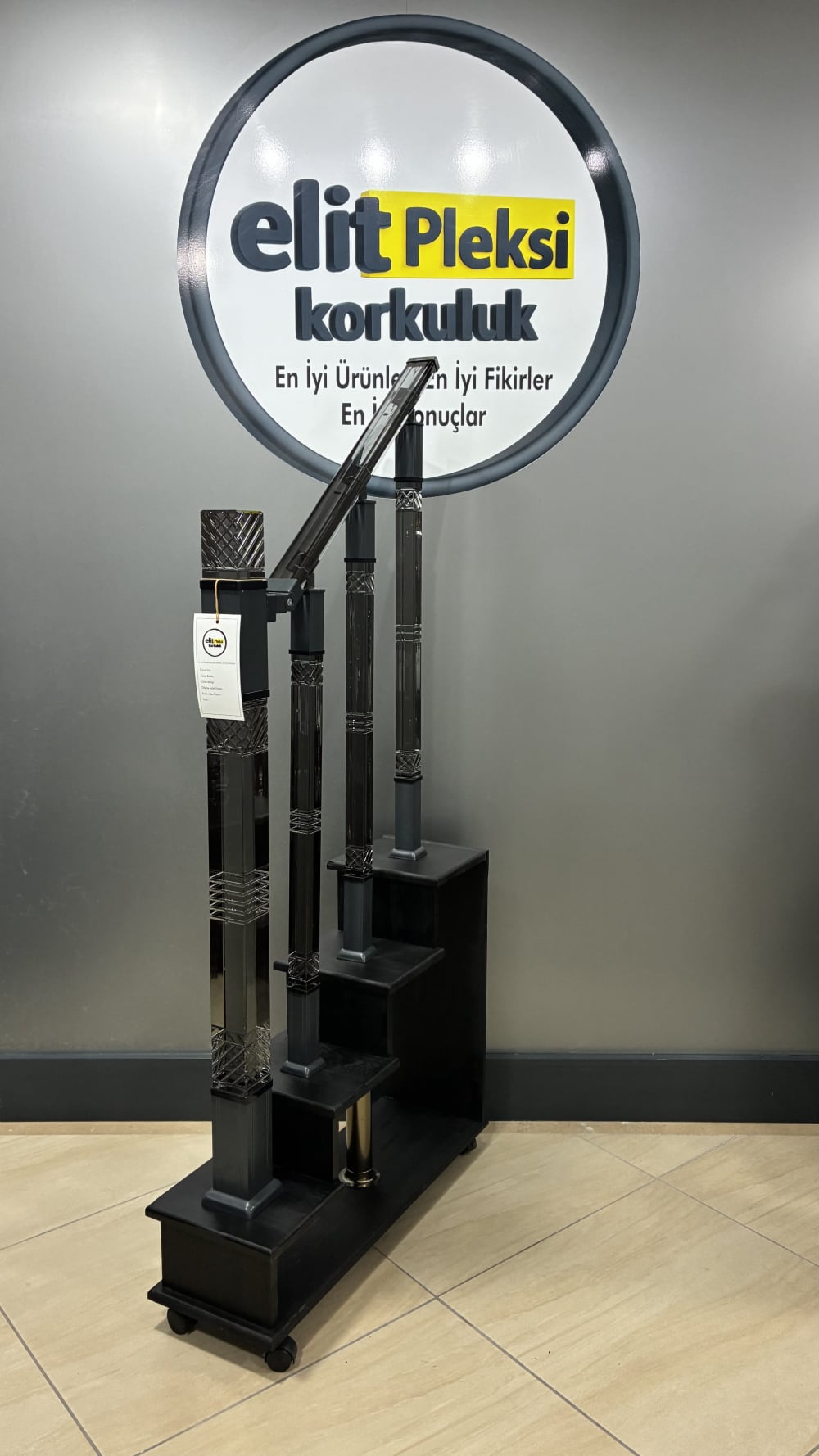 pleksi korkuluk, pleksi dikme, şeffaf küpeşte, kristal korkuluk, pleksi trabzan, merdiven korkuluğu, pleksi baba, ışıklı korkuluk, akrilik korkuluk, pleksi modelleri, lüks korkuluk, modern dikme, pleksi küpeşte, şeffaf trabzan, hava kabarcıklı dikme, pleksi fiyatları, pleksi montaj, merdiven dikmesi, dekoratif korkuluk, pleksi tasarım