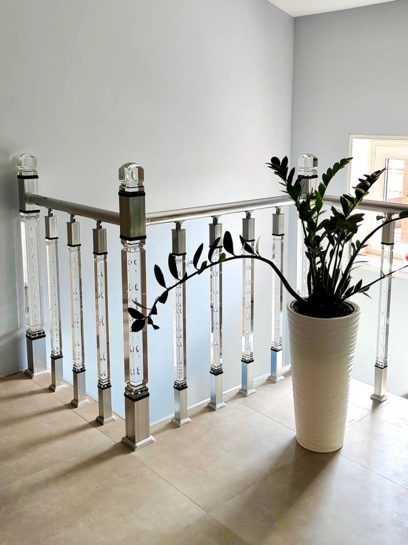 pleksi korkuluk, şeffaf küpeşte, merdiven korkuluğu, pleksi dikme, kristal korkuluk, pleksi trabzan, ışıklı korkuluk, pleksi baba, akrilik korkuluk, merdiven dikmesi, şeffaf trabzan, ledli korkuluk, pleksi küpeşte, lüks korkuluk, modern korkuluk, pleksi modelleri, cam korkuluk, balkon korkuluğu, pleksi aksesuar, pleksi montaj